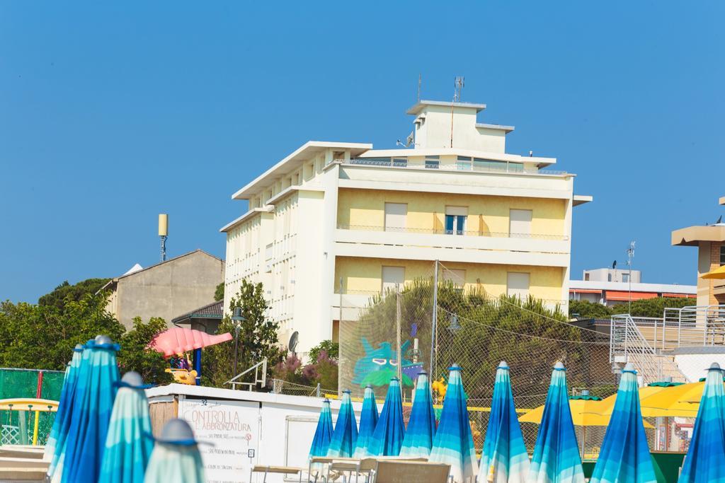 Hotel Gaia Cesenatico Exterior photo